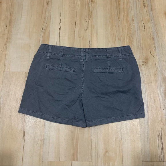 Merona Womens Thundering Gray Flat Front Chino Shorts size 4 - Picture 4 of 7